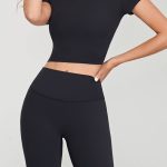 Black seamless short sleeve basic round neck crop t shirt